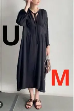 美品【ユニクロU✴︎ビスコースボウタイワンピース】Mブラック✴︎シアー素材✴︎秋に✴︎