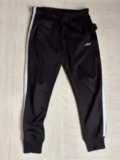 FILA ジョガーパンツ 黒 サイドストライプ
