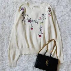 美品　マジェスティックレゴン　花柄刺繡ニット　フラワー　アイボリー◆6359