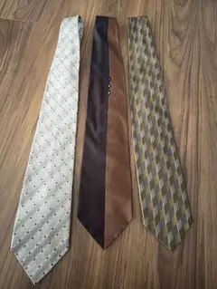 BOSSネクタイ3本セット
