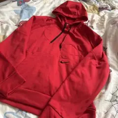 NIKE パーカー　赤　プルオーバー