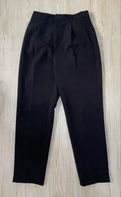 テーパードパンツ　GU ブラック
