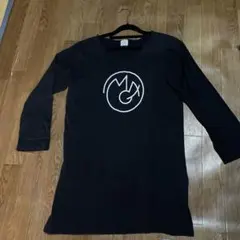 MOGAの黒トップス