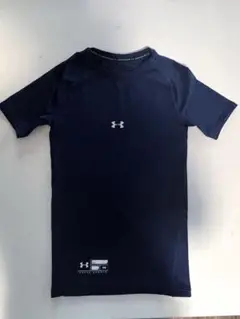 Under Armour ネイビー アンダーシャツ　ジュニアSM