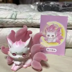 可愛い❤️ピンク九尾狐のフィギュア❣️