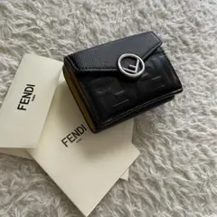 【美品】116 FENDI フェンディ 3つ折り財布 コンパクト