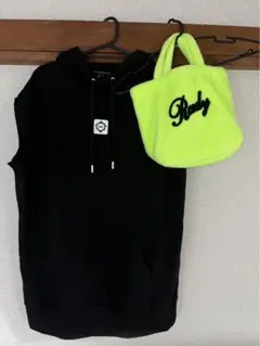 Radyのパーカー　(バッグおまけ☆)