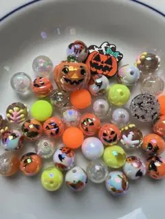 N9-31 ビーズ　アクリル　シリコン　手書き　ストラップ