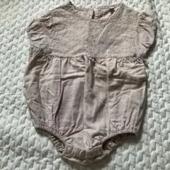 しまむらjuoベージュロンパース 80サイズ