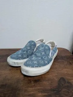 Item thumbnail for item ef7ce698-8d60-4737-b2b3-a7e770d04b83