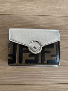 【使用回数5回】FENDI 三つ折り財布 エフ イズ フェンディ