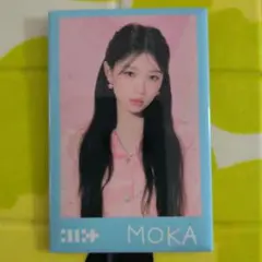 ILLIT gllitday popup PHOTOCAN BADGE モカ