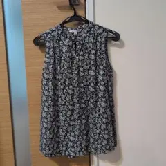 ユニクロ　青花柄　ブラウス　ノースリーブ
