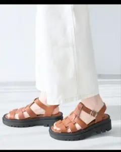 【新品・未使用】キャメル ストラップ付き　サンダル　23〜23.5センチ