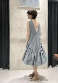 シンメ　ノースリーブ ワンピース