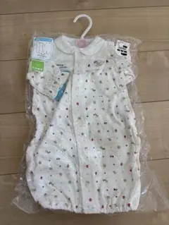新生児用の長袖コンビドレス