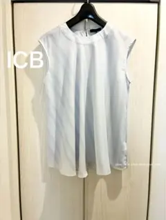 ICB ストライプノースリーブブラウス