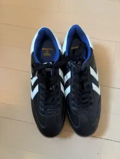 hummel 黒白スニーカー ローカット