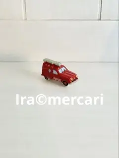 ルノー　消防車　フレンチカー　車のフェーブ　フェーヴ　置物　ミニチュア　陶器