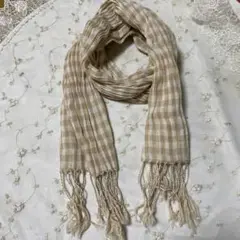 ベージュとホワイトのチェック柄ストール