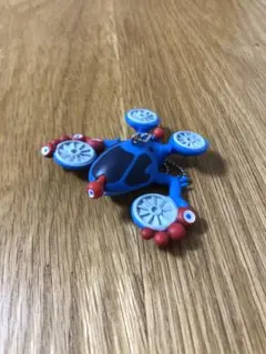 空飛ぶミャクミャク　ブルー　キーホルダー