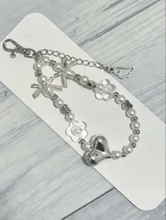 スマホストラップ　携帯ストラップ　ホワイト白　シルバー　リボン　お花　ハート