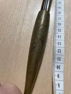 古い阿多張りキセル　喧嘩煙管　鷹に松彫　鳥に松彫　真鍮製　煙管 喫煙具 キセル 古い阿多張りキセル 鷹に松彫 鳥に松彫 鹿児島県 真鍮製 - メルカリ