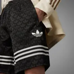 adidas Originals アディカラー モノグラム　ショートパンツ　M
