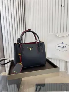 プラダ ハンドバッグ