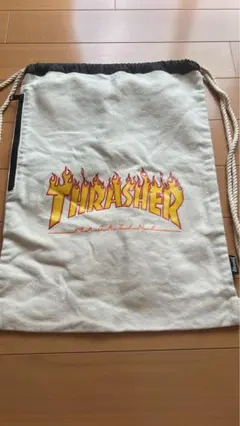 THRASHER フレイムロゴ ドローストリングバッグ