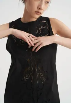 venica Scallop embroidery blouse