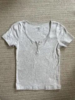 「まとめ購入場20％off」Brandy Melville Tシャツ ボタン付き