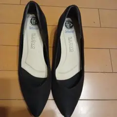 NUOVO ブラックパンプス 　XL