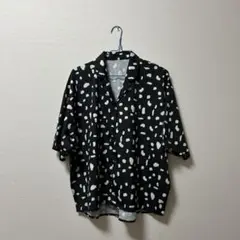 黒白柄シャツ