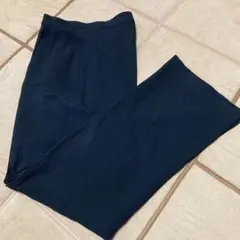 ブラック センタープリーツスラックス　ゆったりサイズ