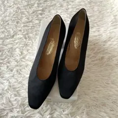 ♦︎未使用銀座ヨシノヤサテンパンプス　ブラック　黒　24センチ