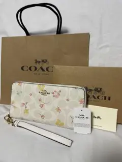 新品未使用〜COACH コーチ 長財布〜フラワー