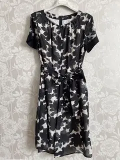 ✨美品・クリーニング済✨7 id コンセプト　フレアワンピース　M 花柄　半袖