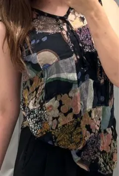 シアーノースリーブ花柄シャツ