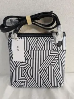 【新品未使用】 DKNY ショルダーバッグ ブラック ホワイト
