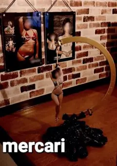 ★ヴィンテージスタンド★　フィギュアなどを飾る台にどうぞ