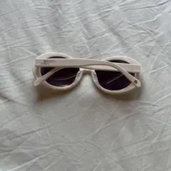 ホワイトオーバルサングラス