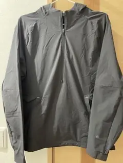 新品未使用 lululemon ウインドブレーカー