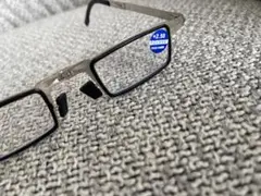 【新品未使用】ドイツ式スリムでコンパクトな老眼鏡