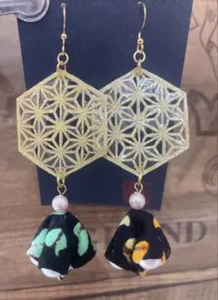 切り絵ピアス　切り絵とアフリカ布のコラボ　⑤
