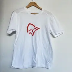 ホワイト Tシャツ 赤いロゴ