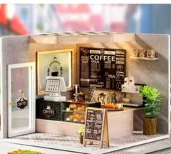 コーヒーショップ　ミニチュアドールハウス　ダストカバー付　LEDライト付