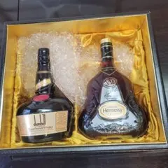 ヘネシーコニャックとダンヒルウイスキーのセット(専用箱入り)