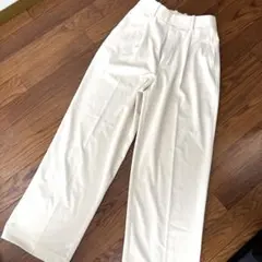 ユニクロ タックワイドパンツ ナチュラル サイズS