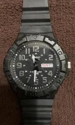 CASIO ブラック ラバーベルト 時計 ビッグフェイスが特徴です！